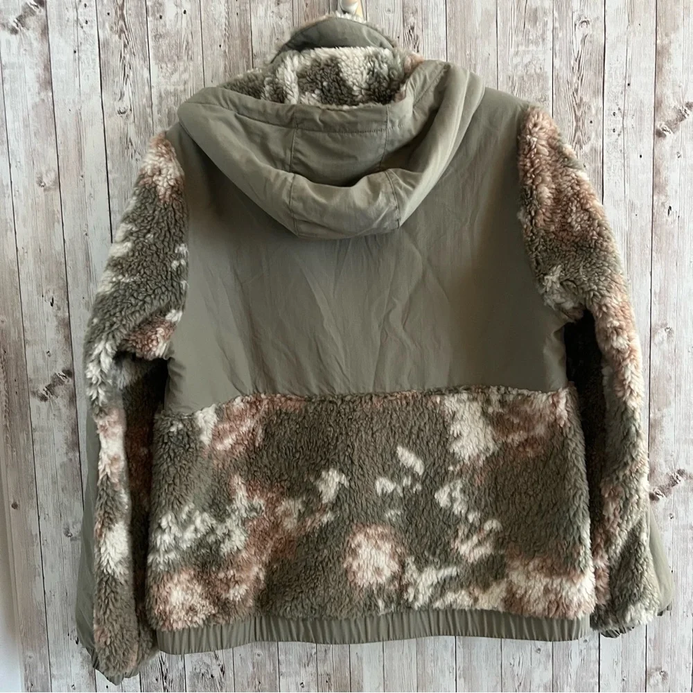 Patagonia Women’s Shelled Retro-X Pullover Gorpcore Camo Medium - Picture 2 of 4